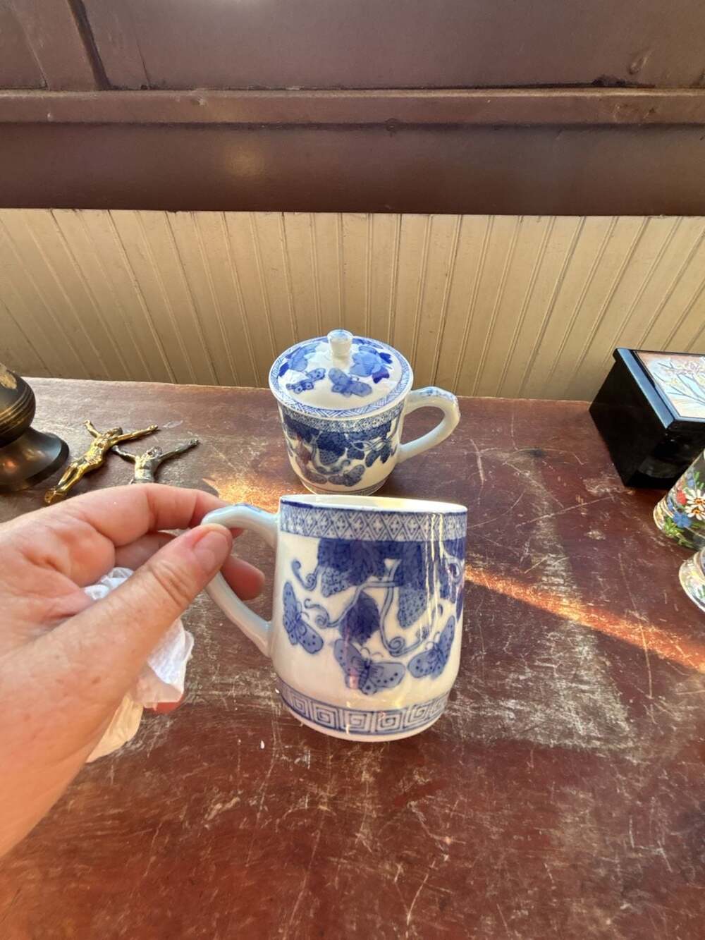 Vintage Chinese Blue And White Lidded Mug Butterflies Grapes